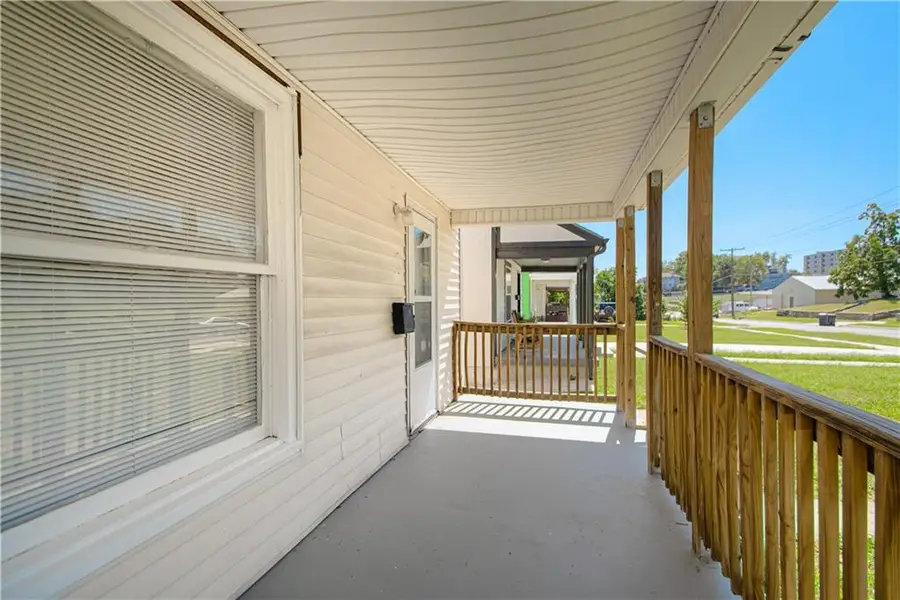 3025 Wayne Avenue, Kansas City, MO 64109 - #3
