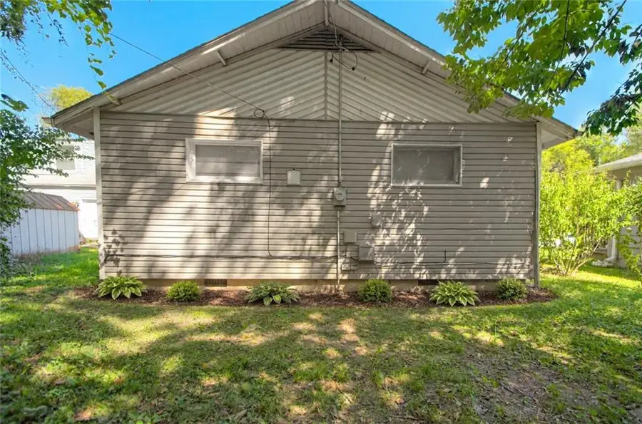 4319 Towers Road, Kansas City, MO 64130 - #2
