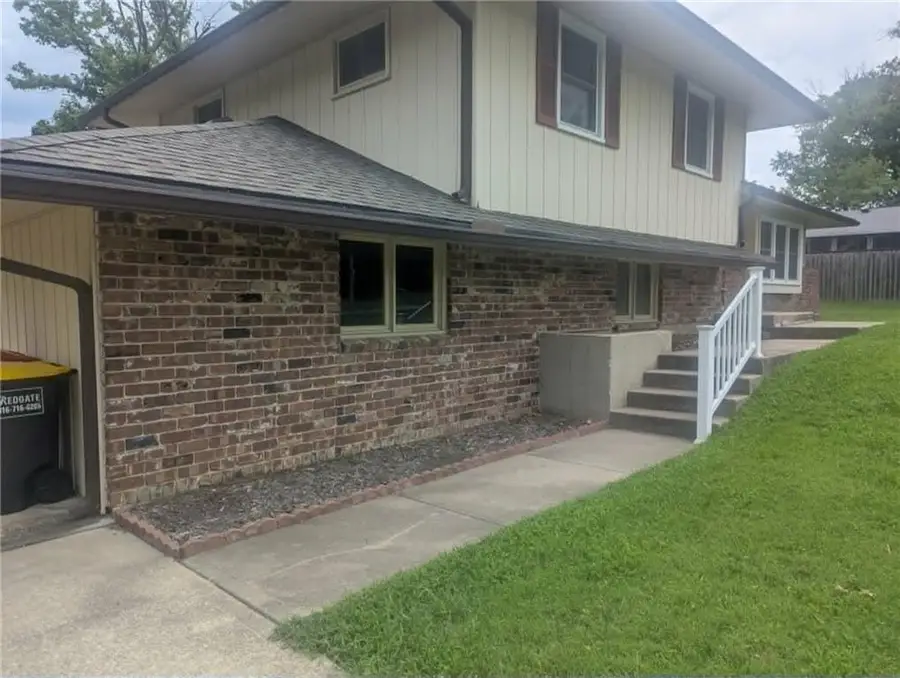 1104 W Forrest Lane, Excelsior Springs, MO 64024 - #3