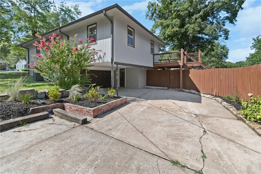 5813 Sterling Avenue, Raytown, MO 64133 - #3
