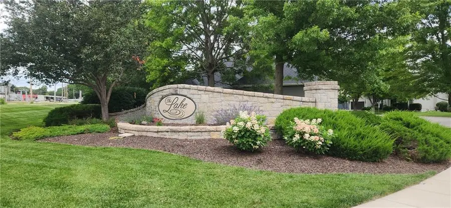 106 Broadmoor Drive, Louisburg, KS 66053 - #2