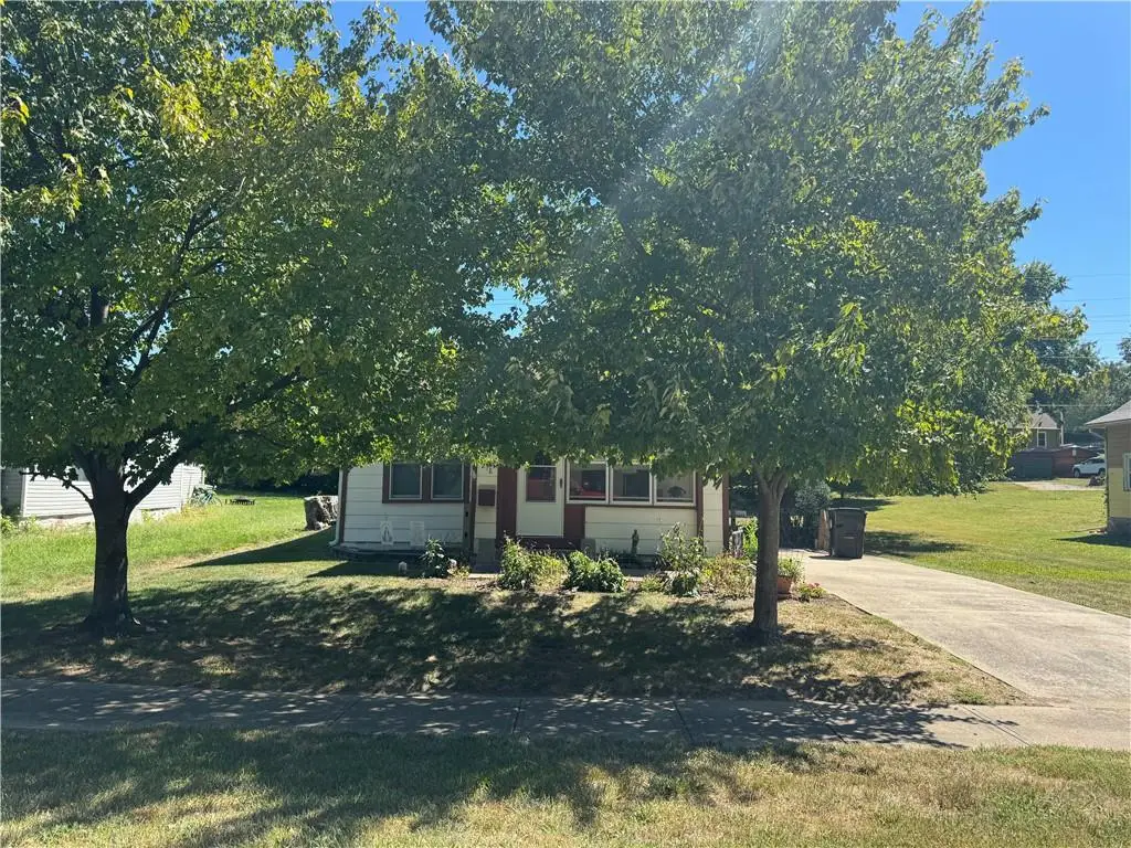 218 N Campbell Street, Pleasant Hill, MO 64080 - #1
