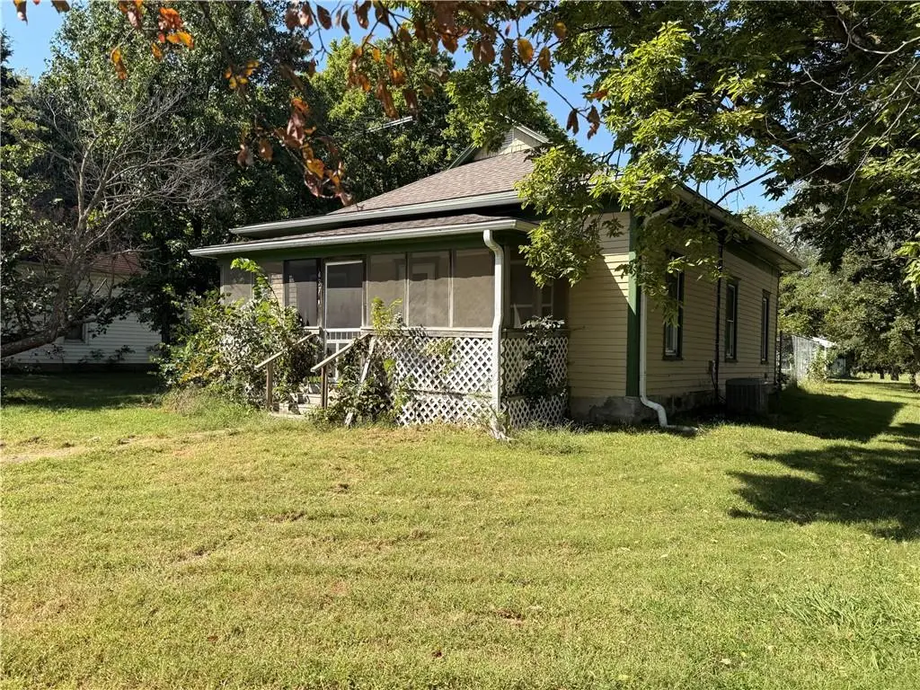437 Whiting Street, Whiting, KS 66552 - #1