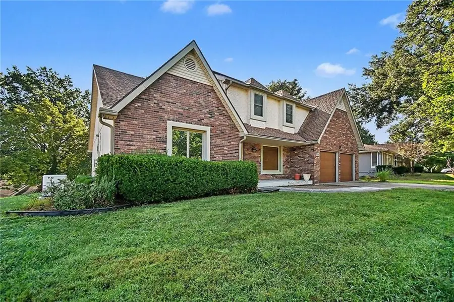 7605 NW Roberts Road, Weatherby Lake, MO 64152 - #2