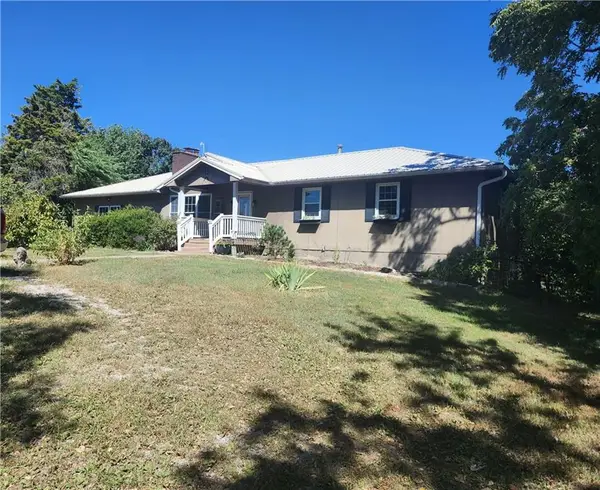 36405 Hedge Lane Road, Paola, KS 66071
