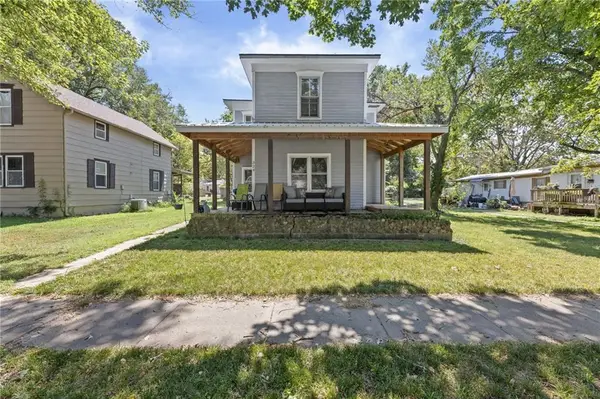 324 W 3rd Avenue, Garnett, KS 66032