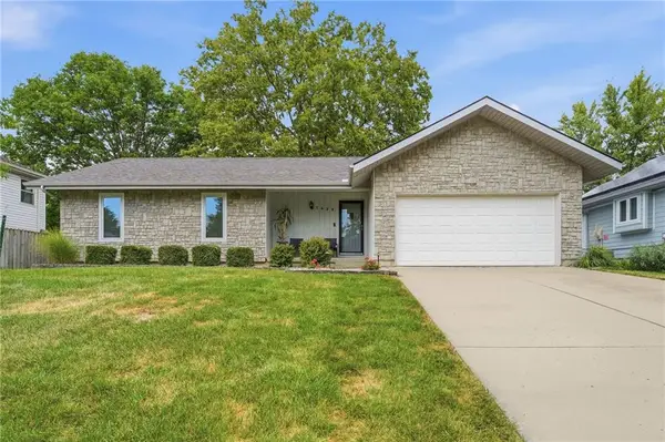 1628 NE Westwind Drive, Lee's Summit, MO 64086