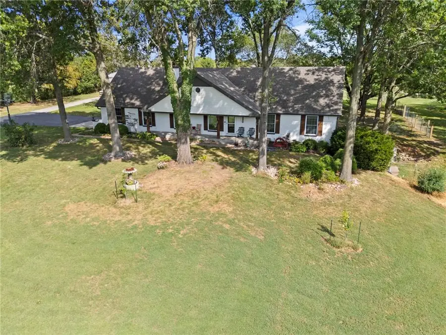 13105 S Lakeshore Drive, Olathe, KS 66061 - #2