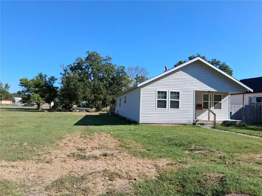 404 & 406 W Buffalo Street, Girard, KS 66743 - #3