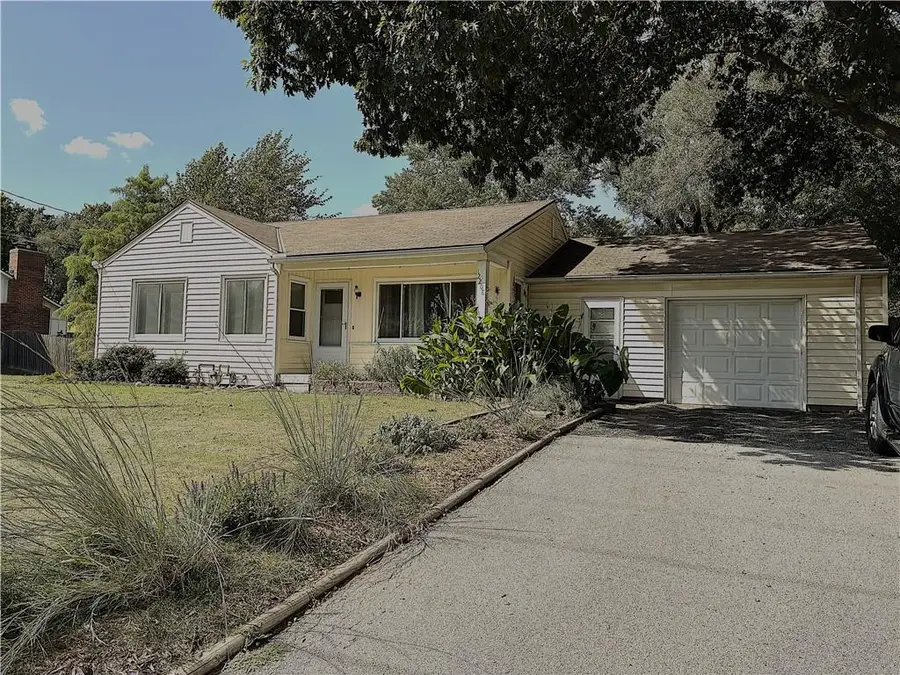 12208 W 55 Street, Shawnee, KS 66216 - #2