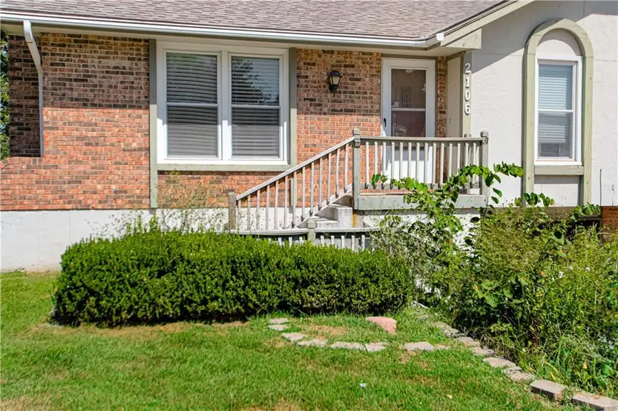 2106 NW 84th Terrace, Kansas City, MO 64154 - #2