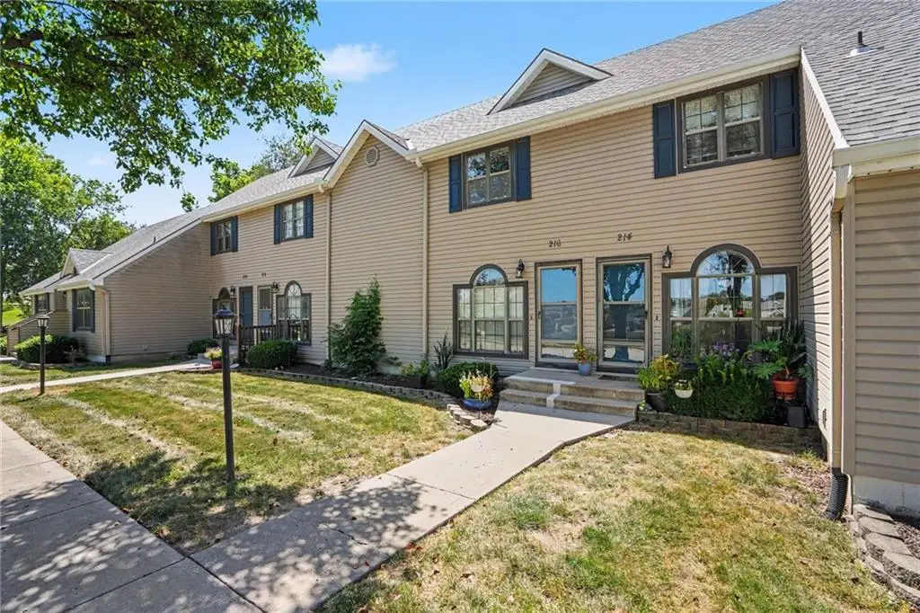 216 Stonebridge Lane, Smithville, MO 64089 - #1