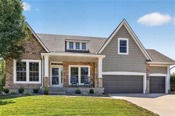 6101 Lakecrest Drive, Shawnee, KS 66218