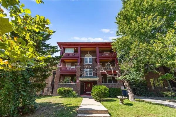 3820 Walnut Street, Kansas City, MO 64111