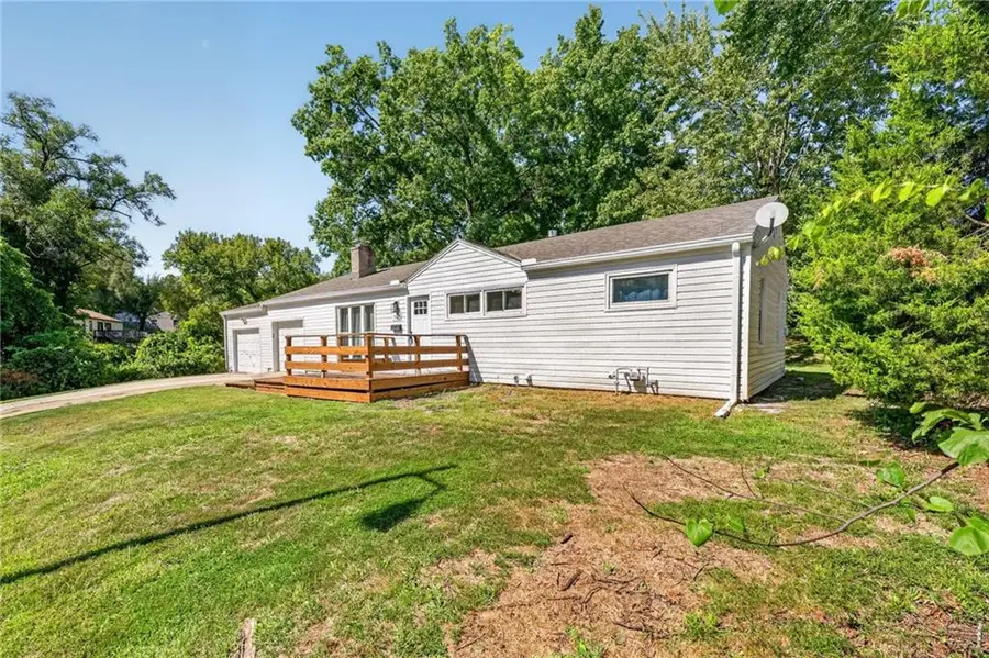 5609 N Lenox Avenue, Kansas City, MO 64151 - #2