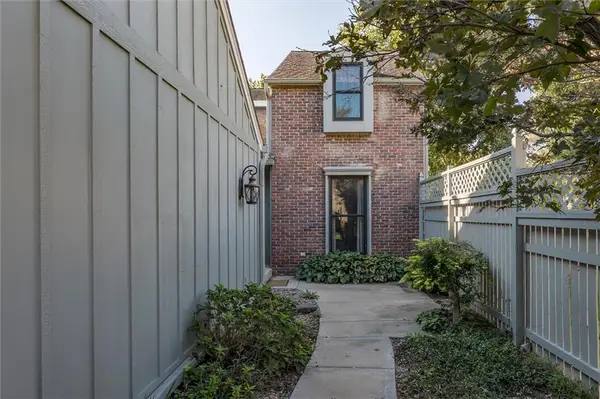 4317 W 112th Street, Leawood, KS 66211