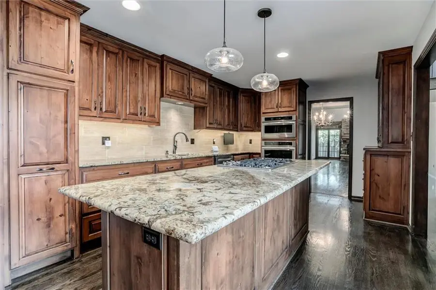 4317 W 112th Street, Leawood, KS 66211 - #3