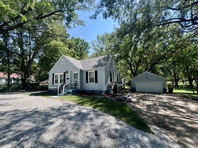 6315 E Red Bridge Road, Kansas City, MO 64134 - #1