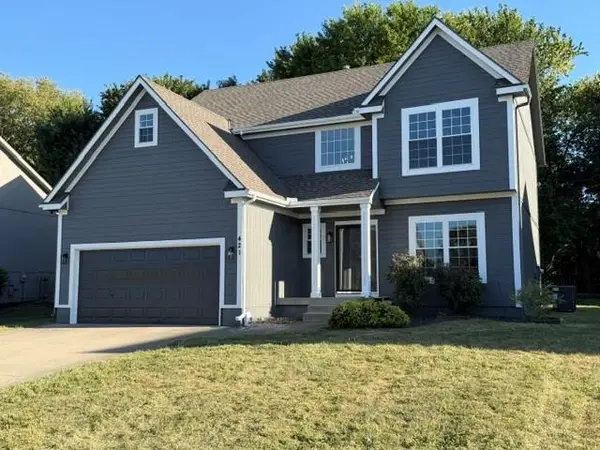 421 Stacey Drive, Lee's Summit, MO 64082