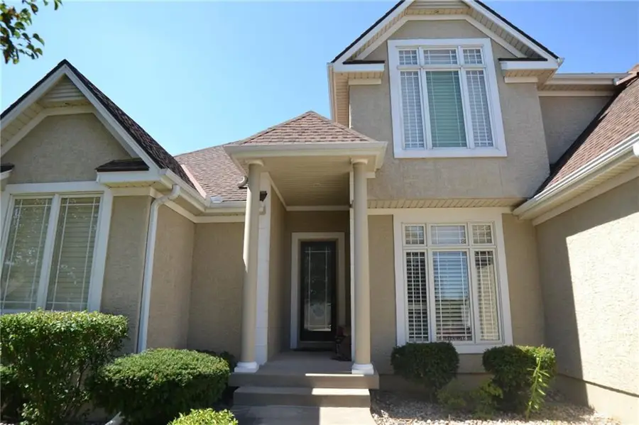 6328 N Spruce Avenue, Kansas City, MO 64119 - #2