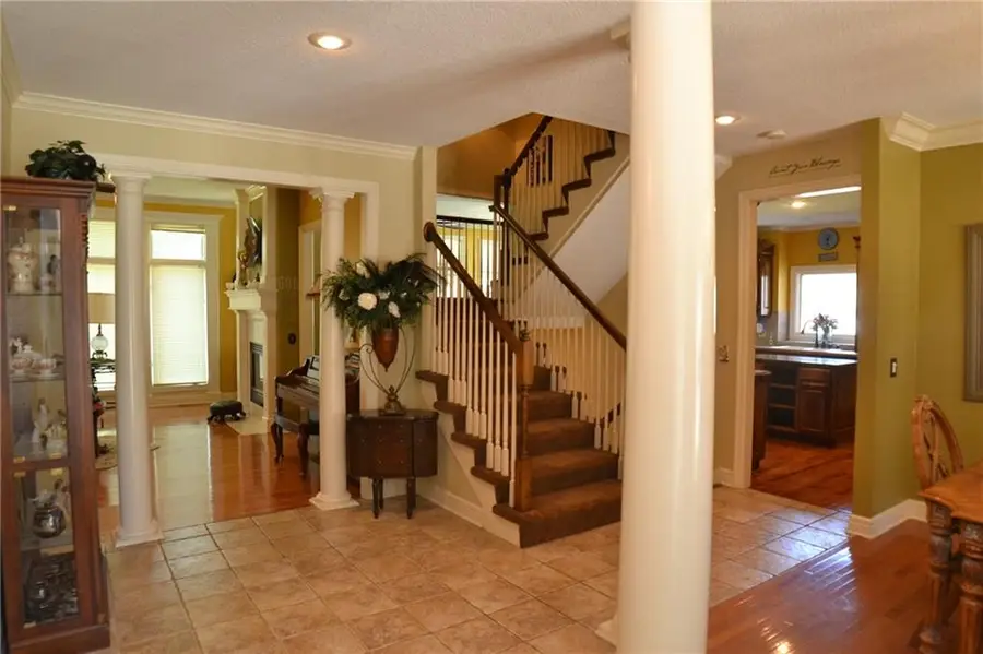 6328 N Spruce Avenue, Kansas City, MO 64119 - #3
