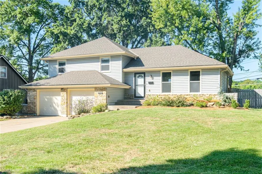9534 Connell Drive, Overland Park, KS 66212 - #2