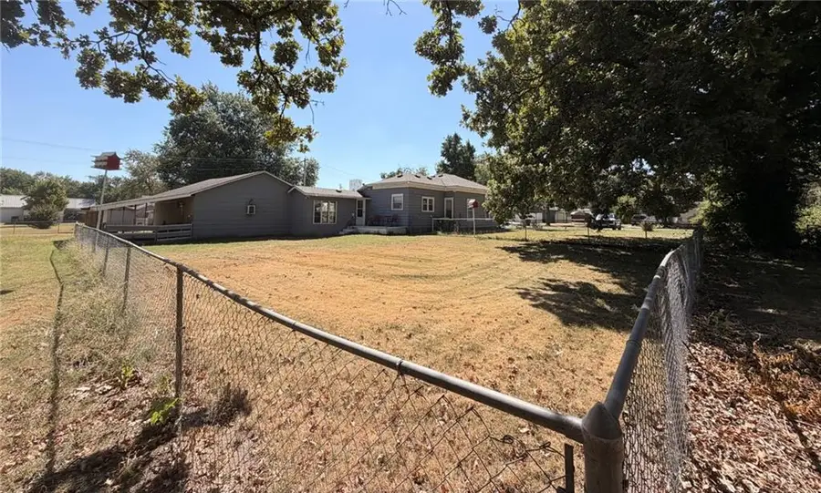 204 E Maple Street, Girard, KS 66743 - #3