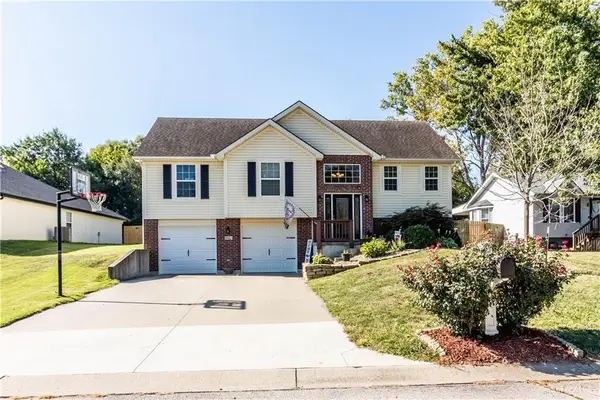 942 E Market Street, Warrensburg, MO 64093