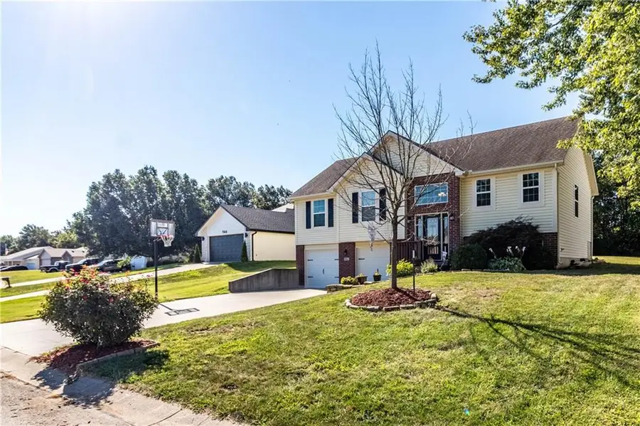 942 E Market Street, Warrensburg, MO 64093 - #2