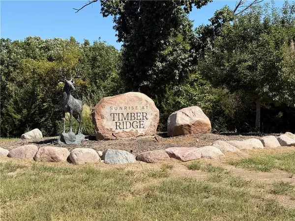 21350 Deer Ridge Drive, Spring Hill, KS 66083