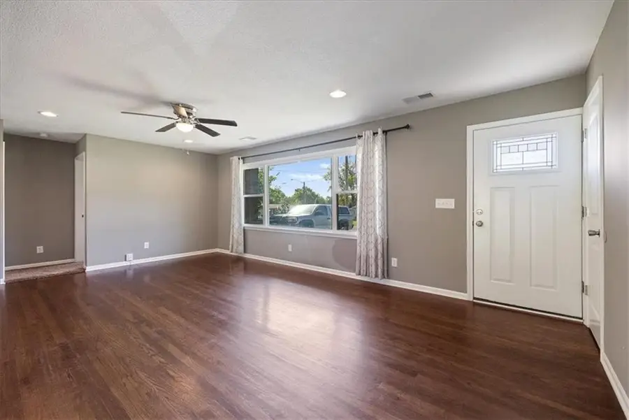 4828 Gibbs Road, Kansas City, KS 66106 - #3