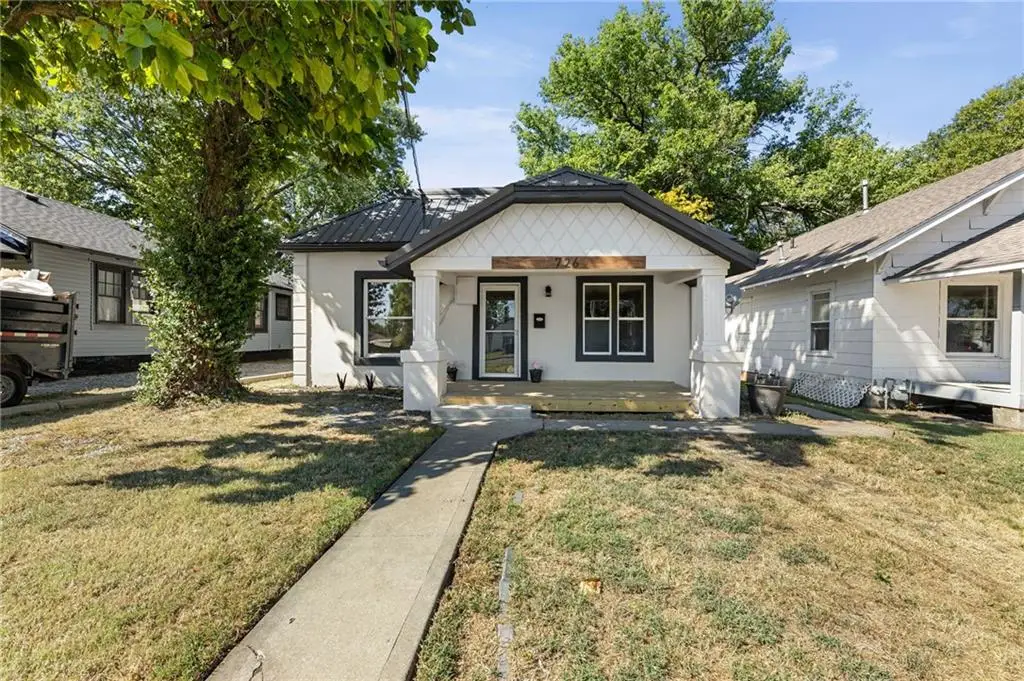 726 Pacific Avenue, Osawatomie, KS 66064 - #1