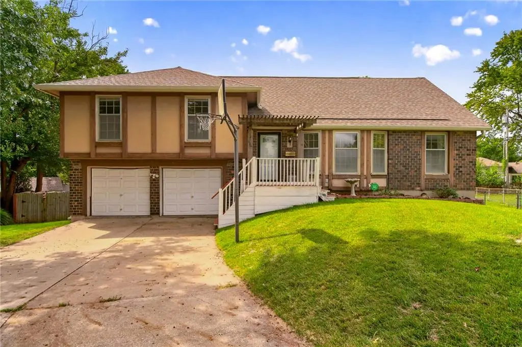 5725 Earnshaw Street, Shawnee, KS 66216 - #1