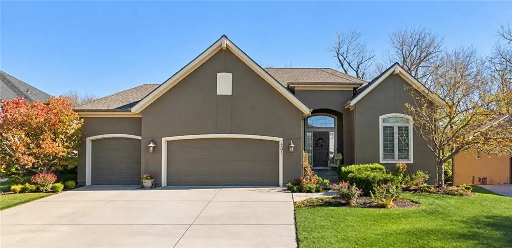 4901 Mccormick Drive, Basehor, KS 66007 - #1