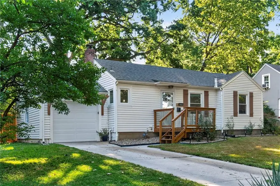 7535 Belleview Avenue, Kansas City, MO 64114 - #3
