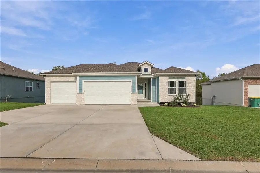 10514 Augusta Drive, Kansas City, KS 66109 - #2
