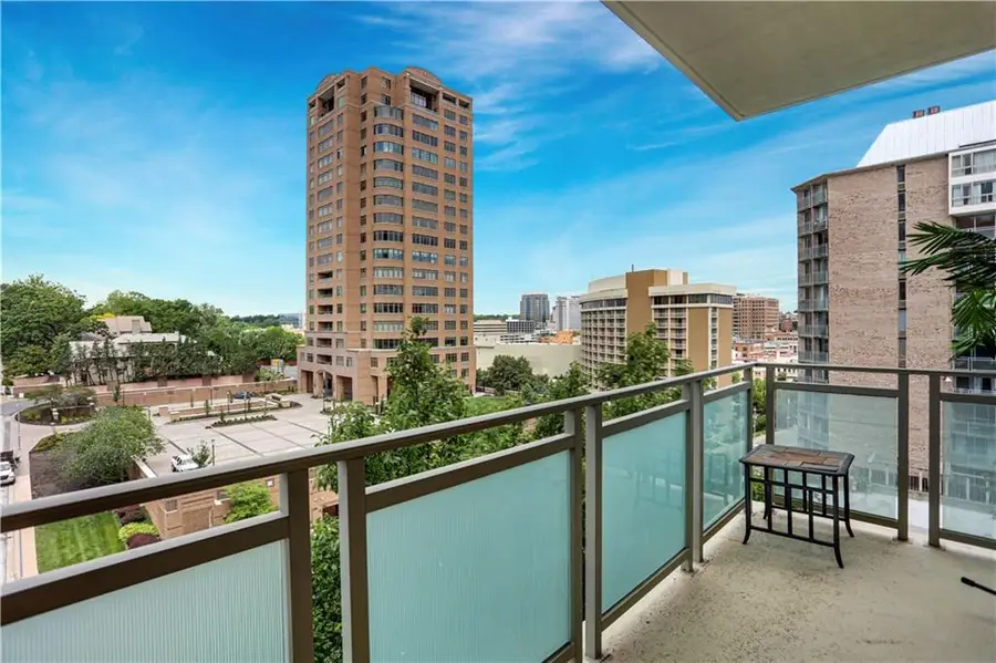 4950 Central Street #302, Kansas City, MO 64112 - #2
