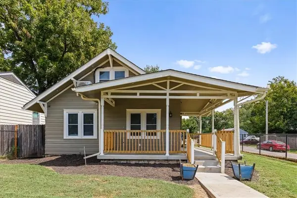 8315 Paseo Boulevard, Kansas City, MO 64131