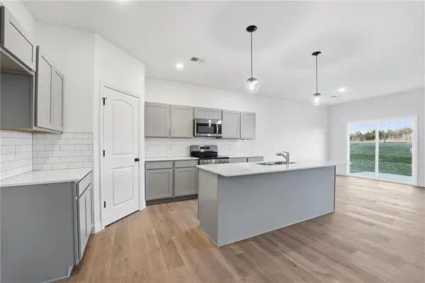 20533 Millview Road, Spring Hill, KS 66083
