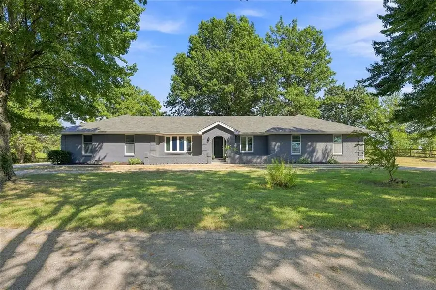 16413 Quinn Road, Smithville, MO 64089 - #2