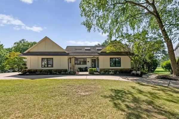 12809 Pembroke Circle, Leawood, KS 66209
