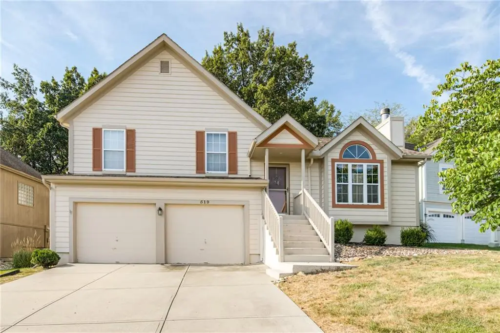519 E 123rd Terrace, Kansas City, MO 64145 - #1