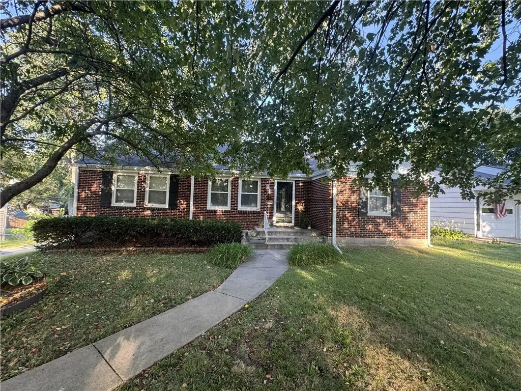7217 Belinder Avenue, Prairie Village, KS 66208 - #1
