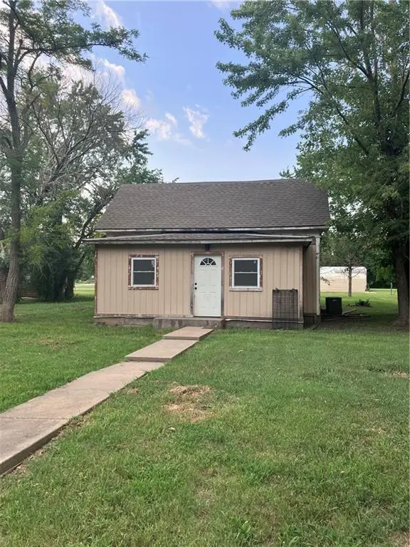 108 W Kansas Avenue, Blue Mound, KS 66010