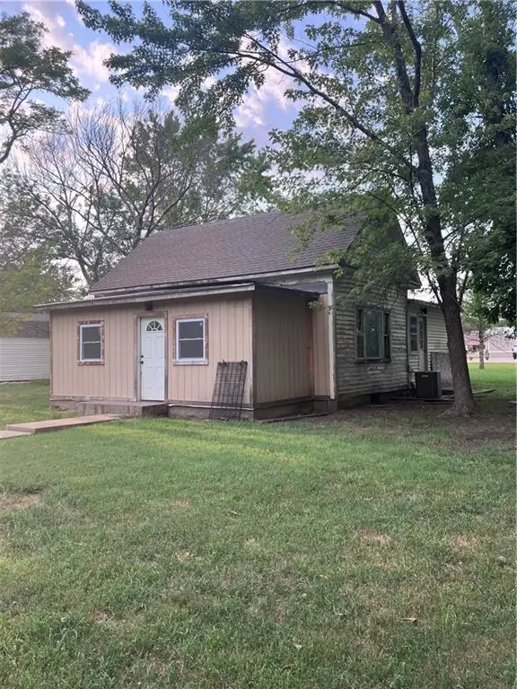 108 W Kansas Avenue, Blue Mound, KS 66010 - #2