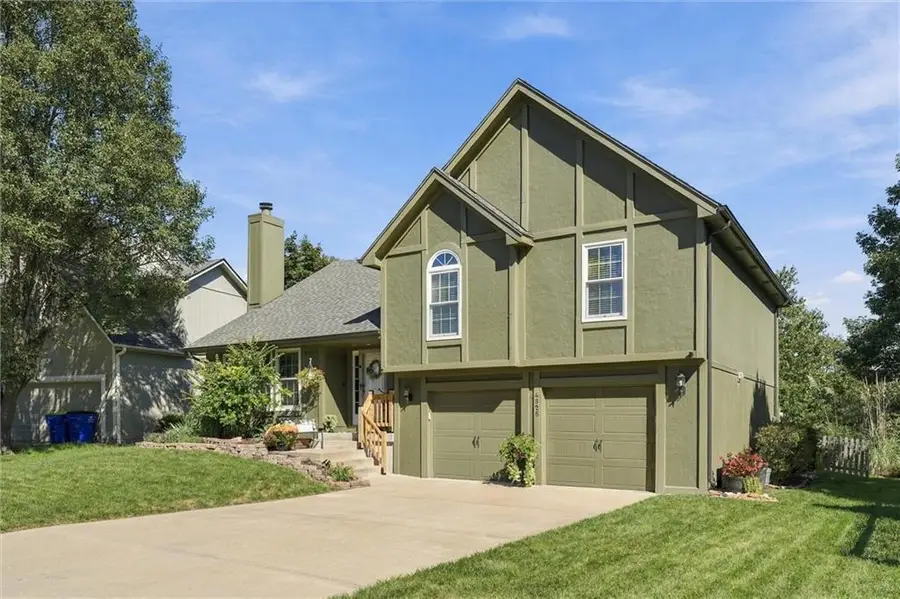 4825 Noreston Street, Shawnee, KS 66226 - #3