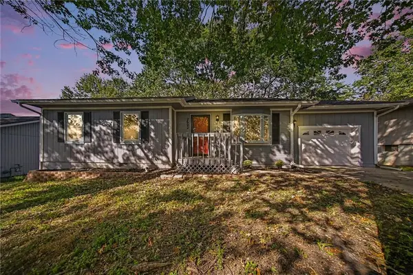 2602 Easton Street, Harrisonville, MO 64701