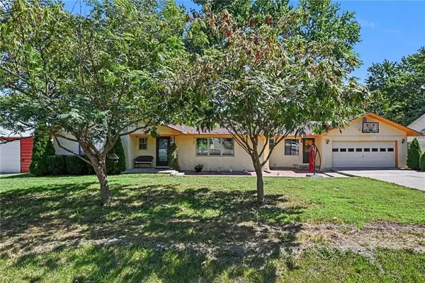 2929 N 153rd Terrace, Basehor, KS 66007