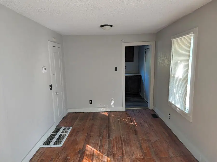 8704 Roberts Avenue, Kansas City, MO 64125 - #3