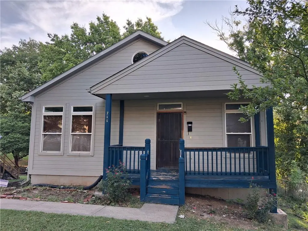 711 Brooklyn Avenue, Kansas City, MO 64124 - #1